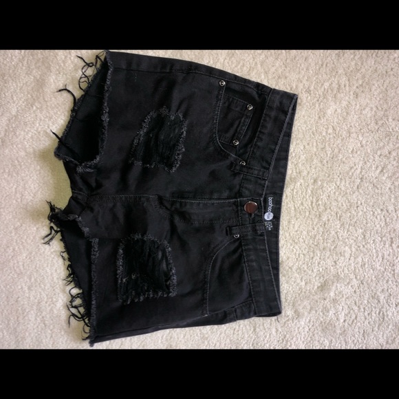 Boohoo Pants - Black denim shorts Boohoo Pants - Black denim shorts